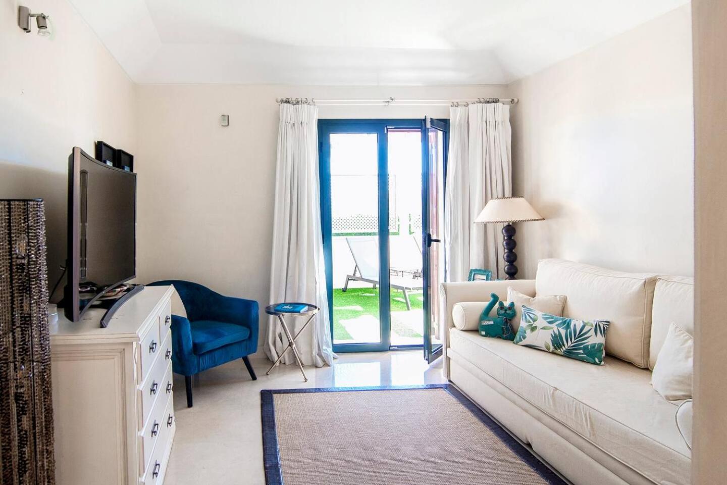 Polo Royale Waterfront Luxury Apt - 3 Terraces And Pool ソトグランデ エクステリア 写真