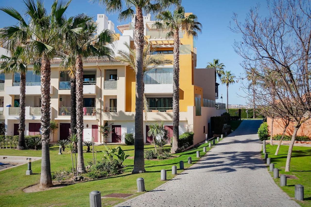 Polo Royale Waterfront Luxury Apt - 3 Terraces And Pool ソトグランデ エクステリア 写真